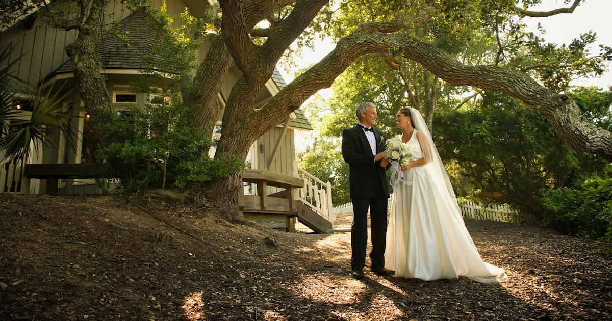 What To Wear For Outdoor Summer Weddings